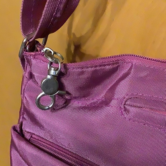 Travelon Mauve nylon bag - Picture 3 of 12